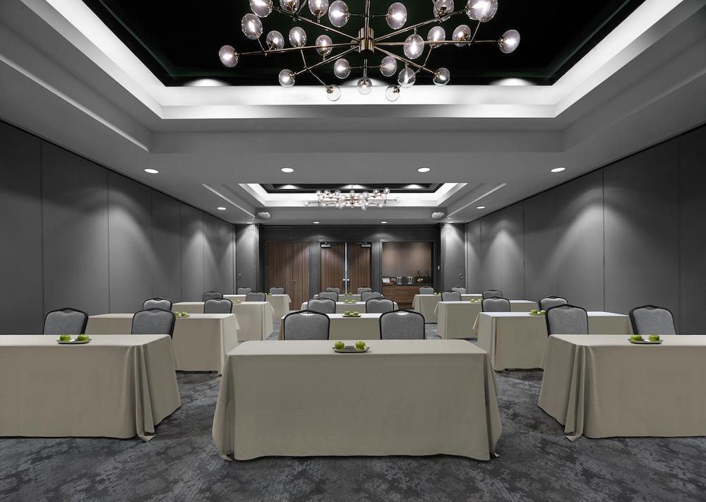 Hilton Garden Inn Toronto Airport Mississauga Exterior foto