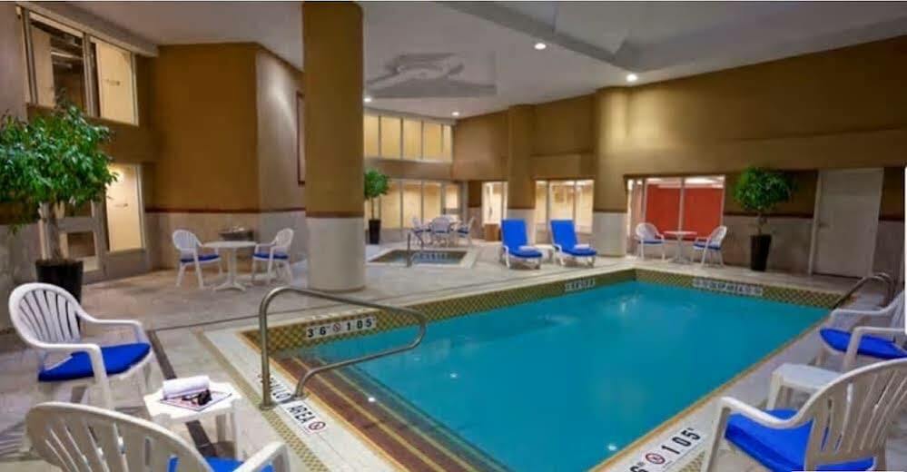 Hilton Garden Inn Toronto Airport Mississauga Exterior foto